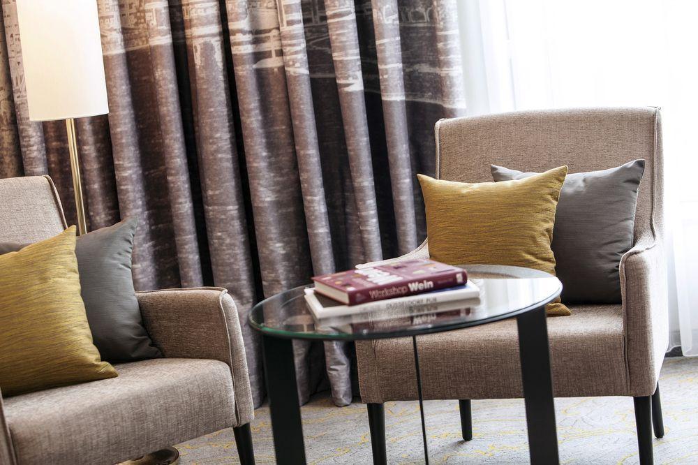 Renaissance Duesseldorf Hotel ภายนอก รูปภาพ