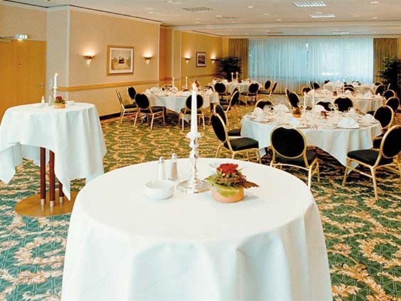 Renaissance Duesseldorf Hotel ภายนอก รูปภาพ