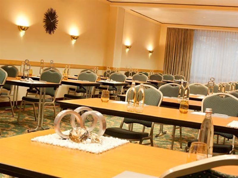 Renaissance Duesseldorf Hotel ภายนอก รูปภาพ