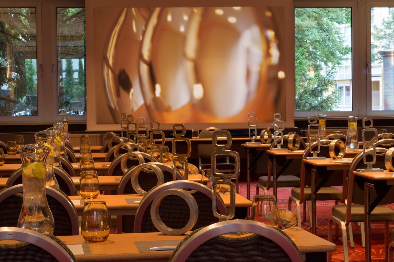 Renaissance Duesseldorf Hotel ภายนอก รูปภาพ