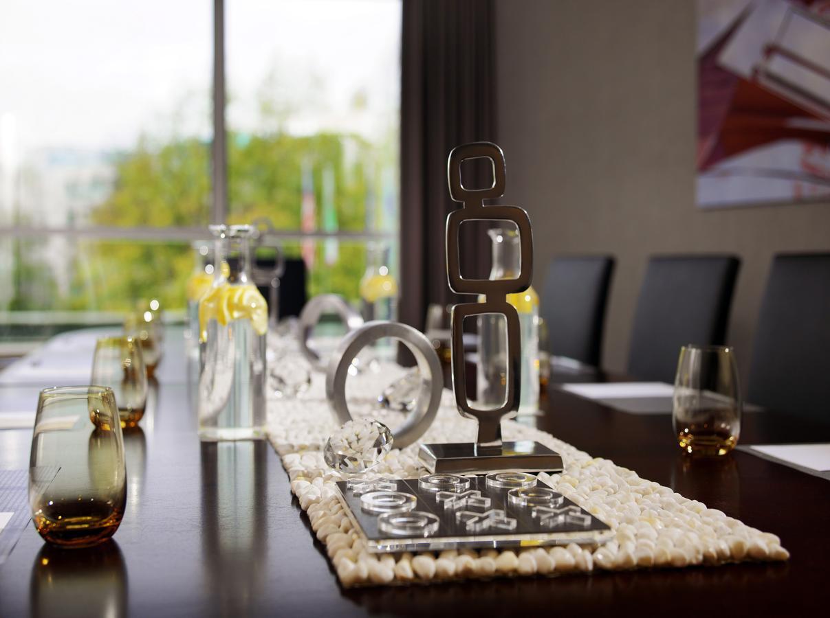 Renaissance Duesseldorf Hotel ภายนอก รูปภาพ