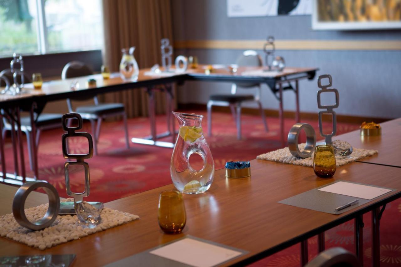 Renaissance Duesseldorf Hotel ภายนอก รูปภาพ