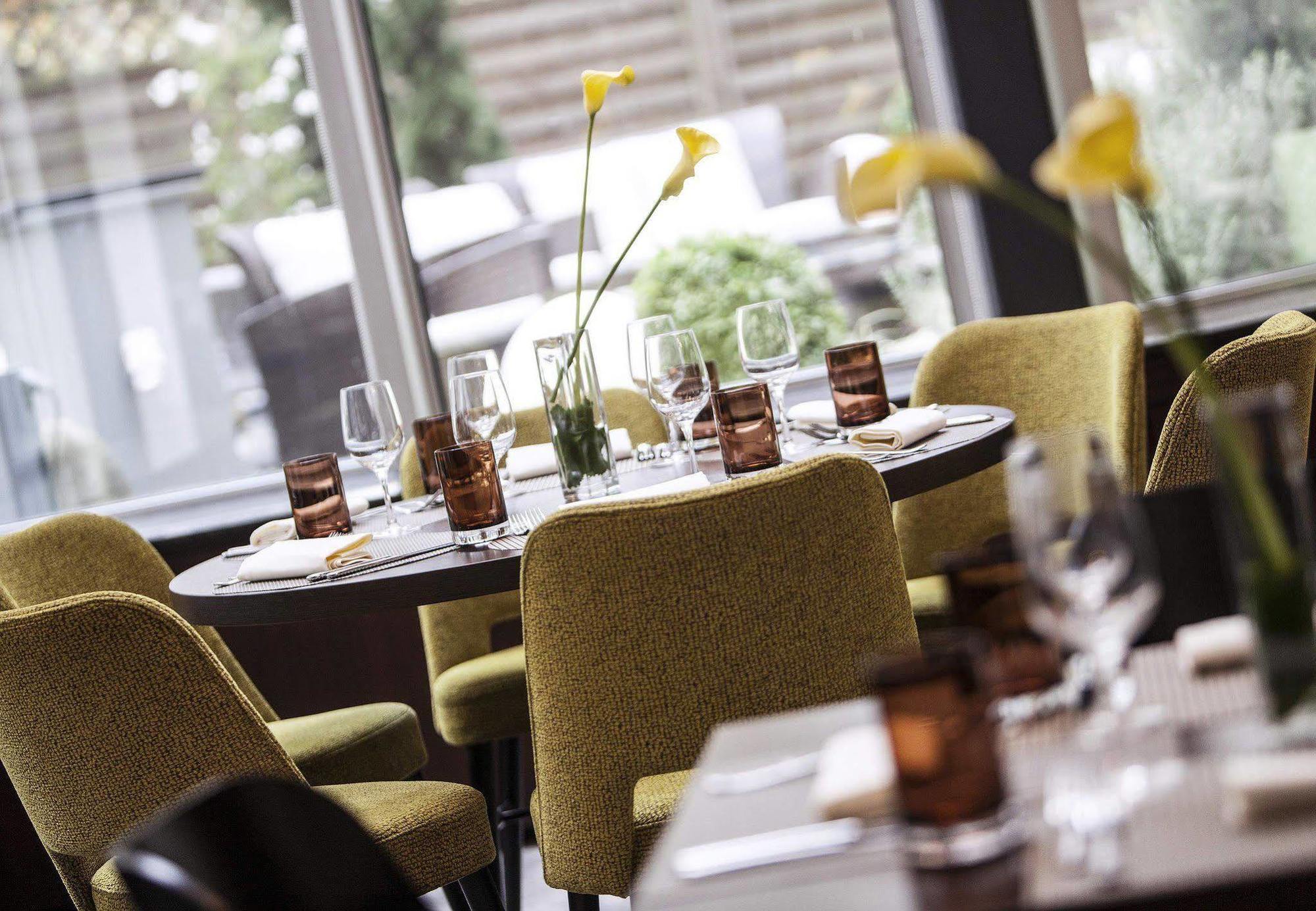 Renaissance Duesseldorf Hotel ภายนอก รูปภาพ