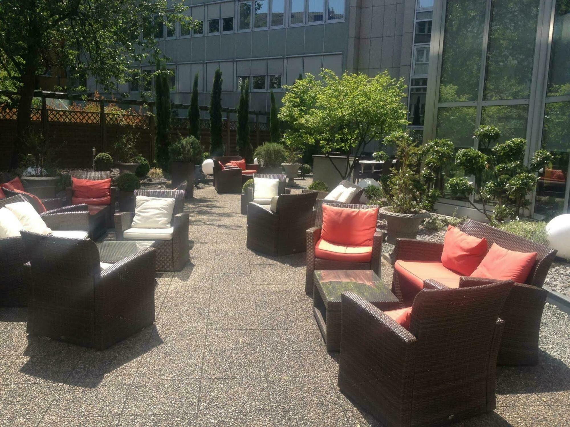 Renaissance Duesseldorf Hotel ภายนอก รูปภาพ