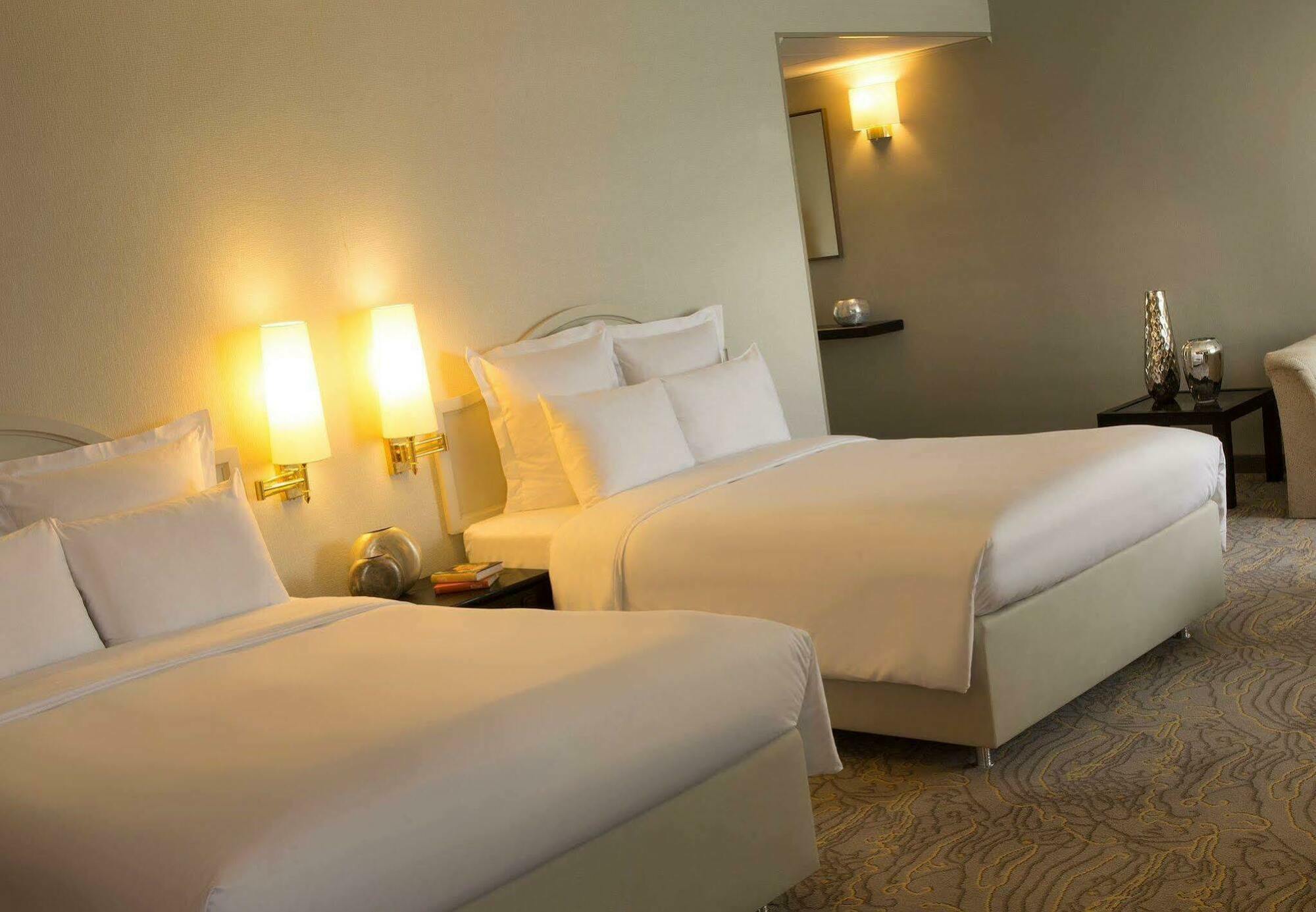 Renaissance Duesseldorf Hotel ภายนอก รูปภาพ